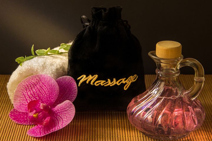 SALON DE MASSAGE A DOMICILE FAVELLA · Photos 5